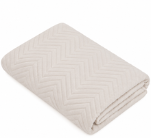 Malini Amelle Quilt - Taupe