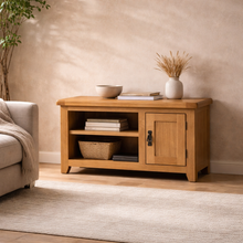 Cambridge Oak Small TV Unit